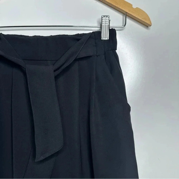 Lululemon Black Noir Tie Waist Crop Pants Size 2 - Picture 6 of 13